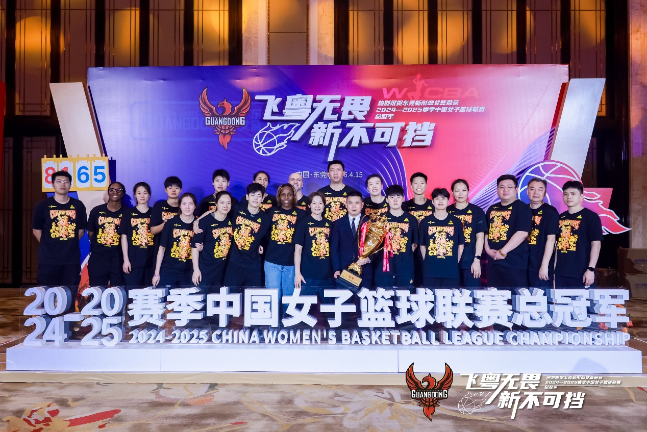 哥伦比亚摔跤选手逆袭夺冠实现梦想
